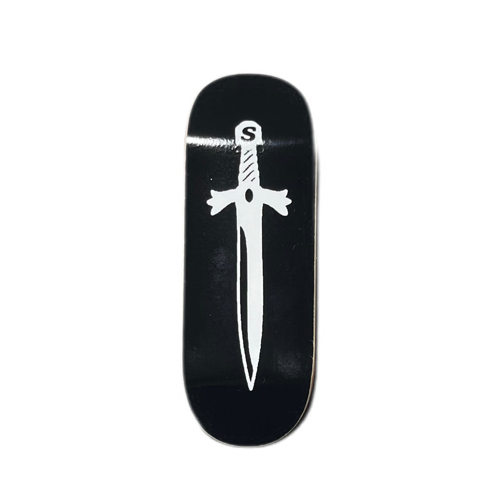 Saiko Dagger (Wht/Blk)